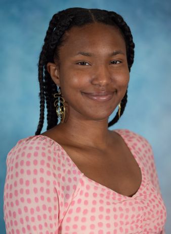 paradyse oakley headshot